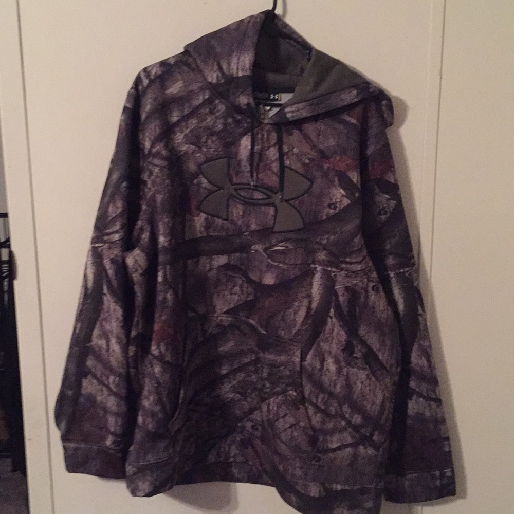 Camo Under Armour hoodie